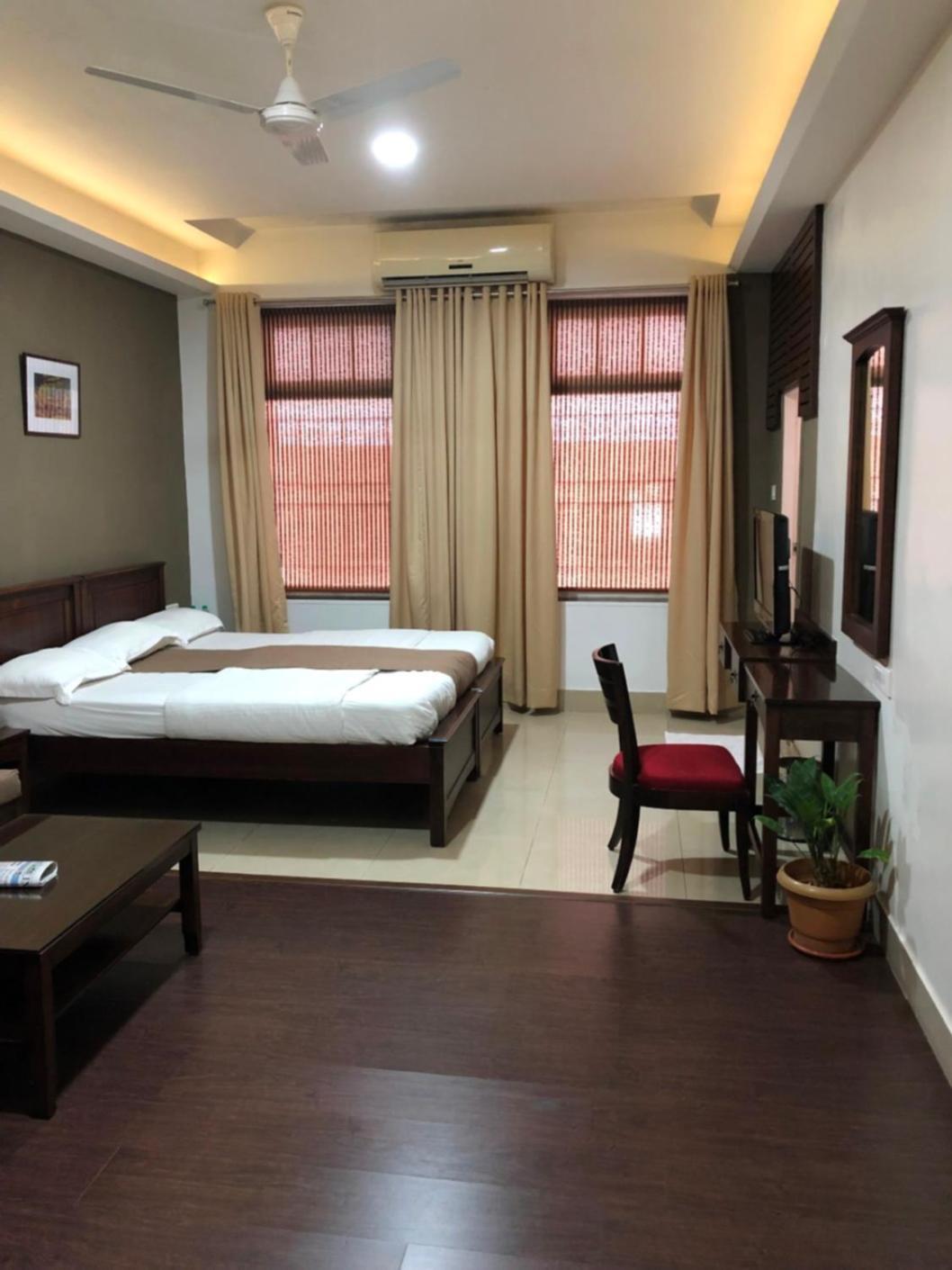 Hotel Ketan Pune Extérieur photo