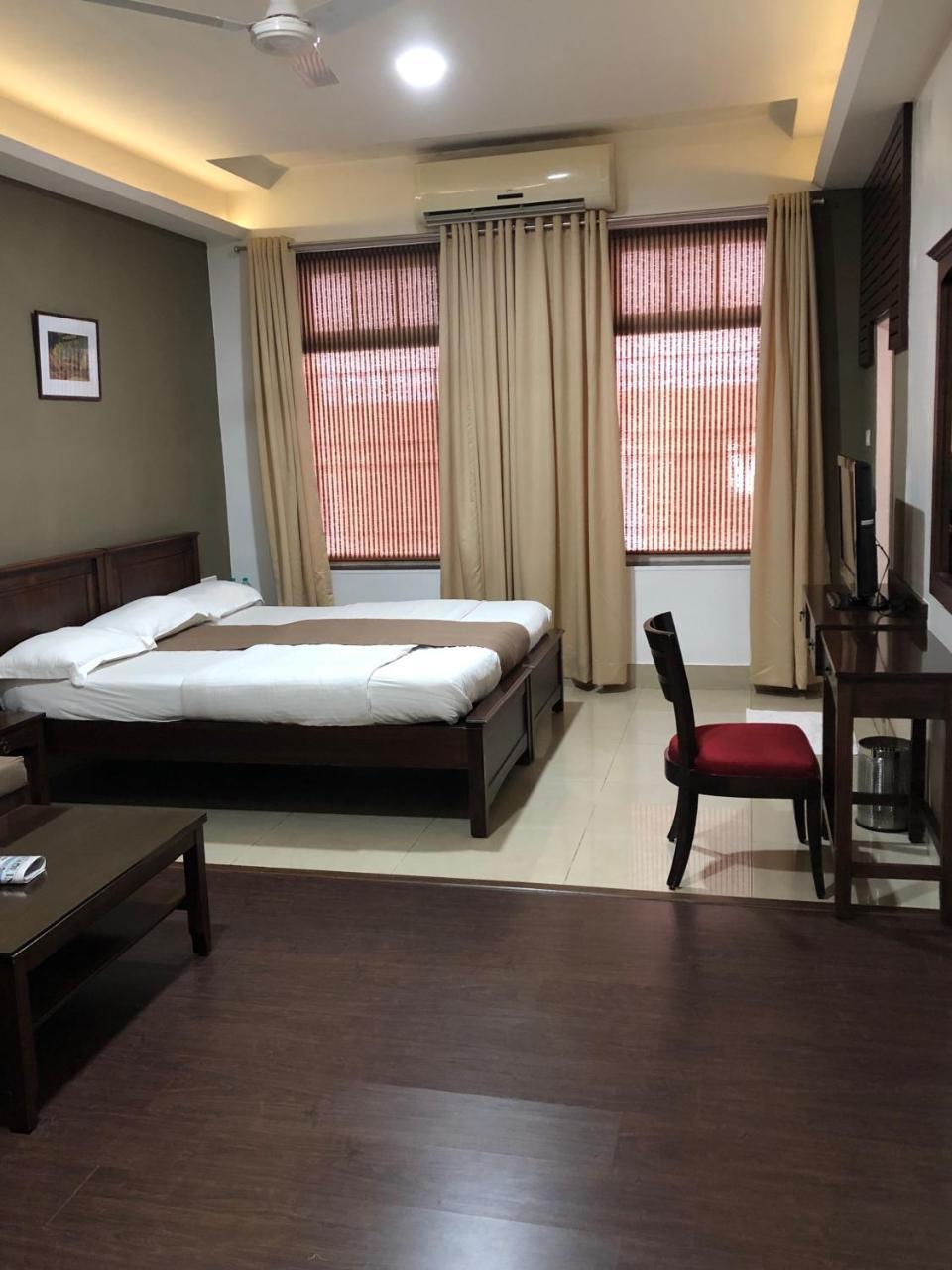Hotel Ketan Pune Extérieur photo